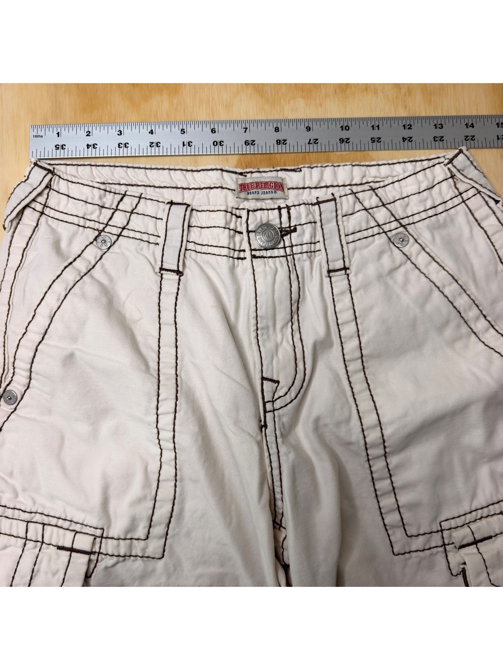 True Religion Womens Cargo Cream  Pants with Brown Stitching Size 26 - Picture 3 of 8